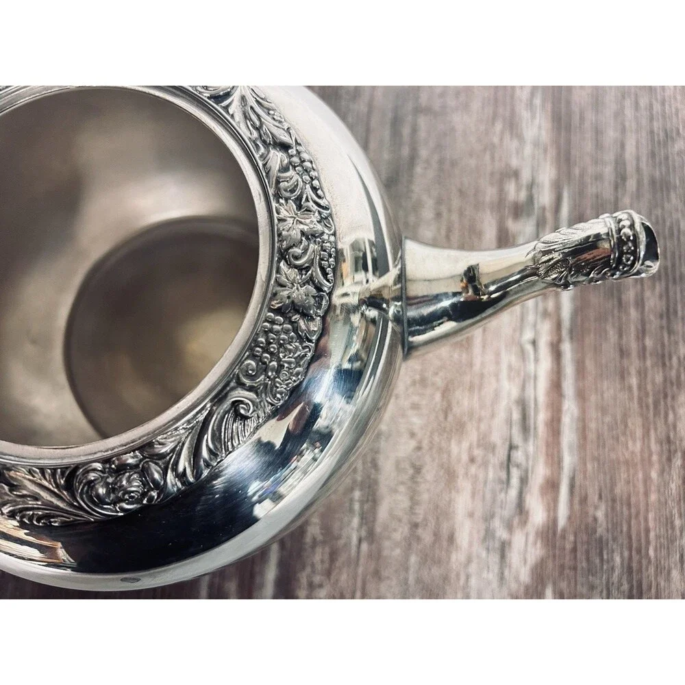 VTG Wilcox New Beverly Manor Silver Plate Teapot #1302 Polished Hinged Lid Fancy